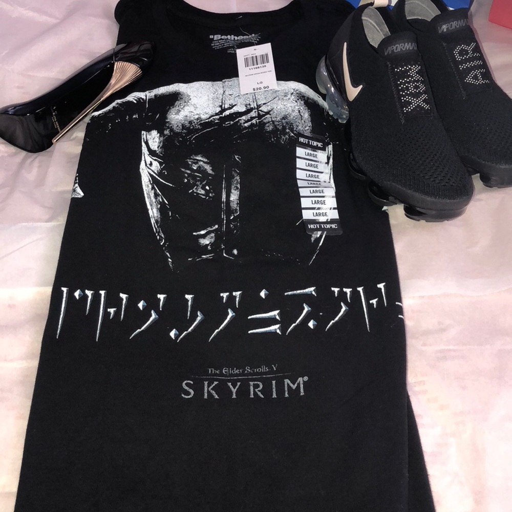 Hot topic shirt
